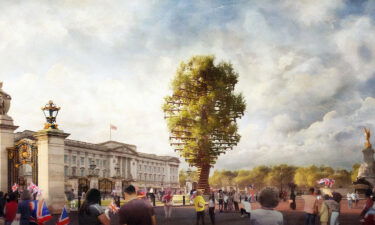 A tree-shaped sculpture will stand outside Buckingham Palace to celebrate Queen Elizabeth II's 70 years on the throne in June.