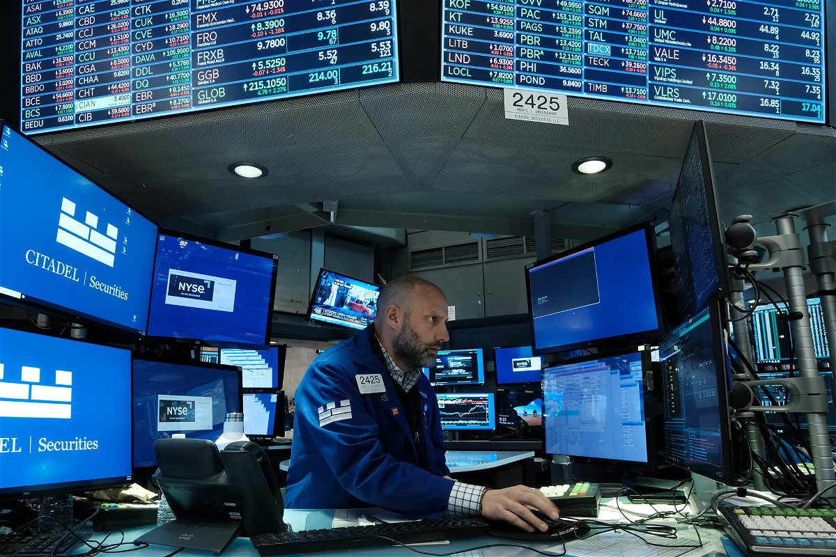 <i>Spencer Platt/Getty Images</i><br/>Traders work on the floor of the New York Stock Exchange (NYSE) on April 28