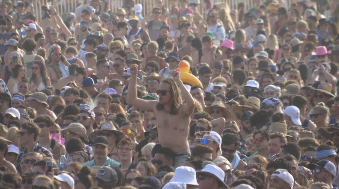 <i>WALA</i><br/>Tens of tens of thousands packed Gulf Shores Beach this weekend for the Hangout Music Festival.