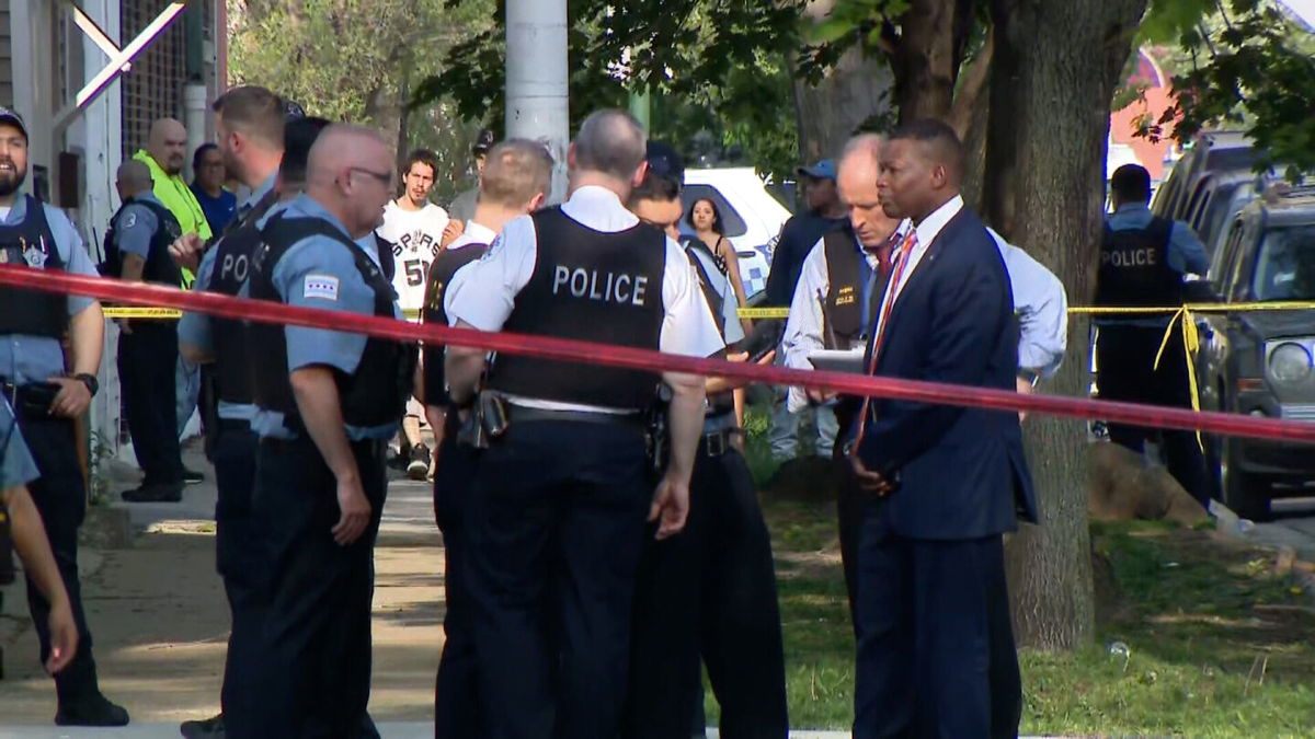 <i>WBBM</i><br/>One person died and four others were hurt in a shooting on May 11 in Chicago after which first-responders were interrupted by a crowd when they tried to provide first aid to those injured