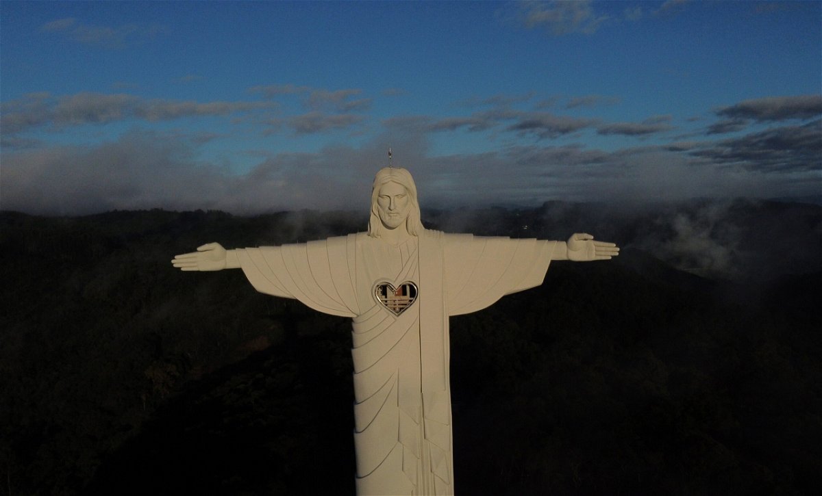 Brasil tem uma nova estátua imponente de Jesus