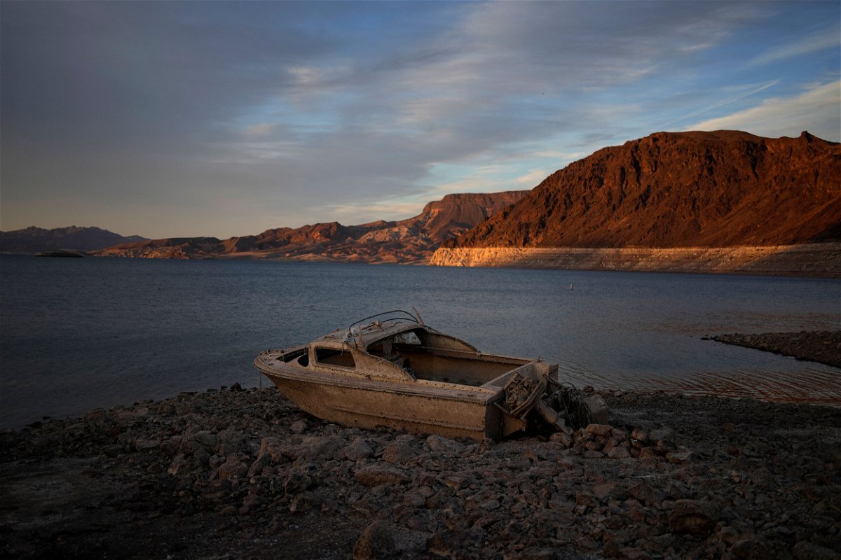 <i>John Locher/AP</i><br/>The water level in Lake Mead — the nation's largest reservoir — dropped below 1