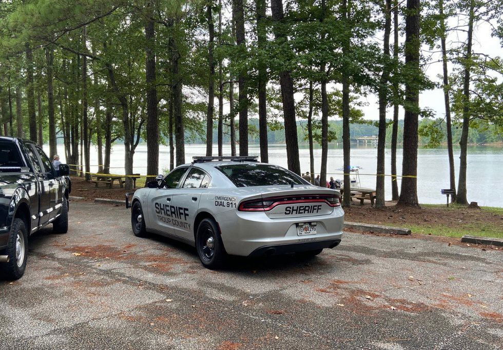 <i>WGCL</i><br/>An investigation is underway after Troup County Sheriff's deputies say a woman is in critical condition and a teenage girl's body was recovered at West Point Lake Saturday afternoon.