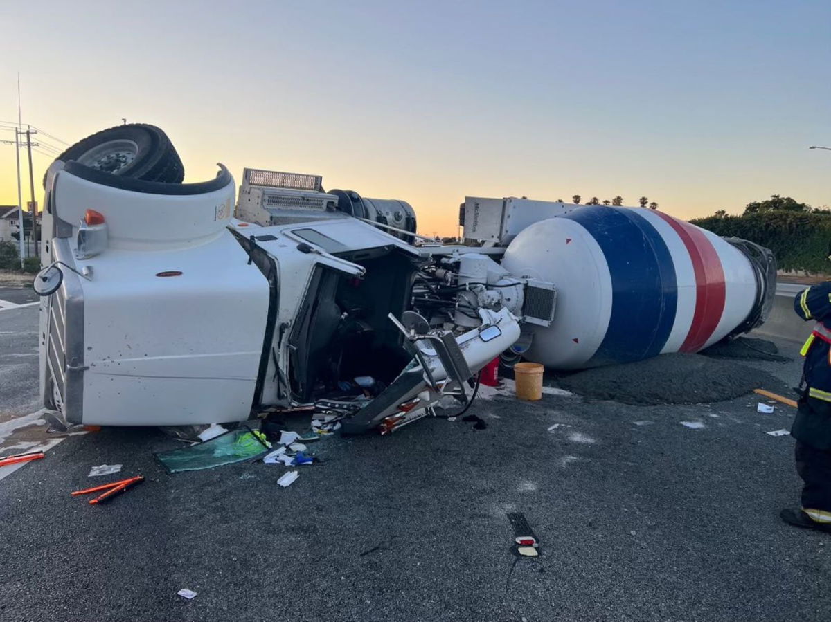 <i>CHP San Jose</i><br/>A concrete mixer truck overturned on U.S. Highway 101 in Sunnyvale Tuesday morning