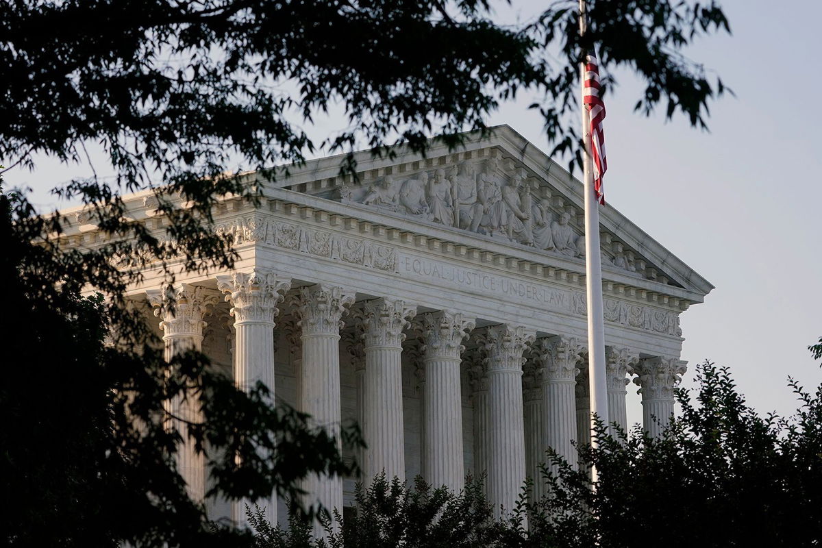 <i>AP</i><br/>Supreme Court overturns Roe v. Wade
