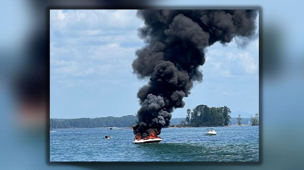 <i>WGCL</i><br/>Hall County Fire and Rescue were called to a boat fire at Lanier Islands Parkway in Buford just after 12:30 p.m. Sunday afternoon.