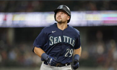 Cal Raleigh hit his 13th homer of the season to put the Mariners up 2-1 in the fourth.