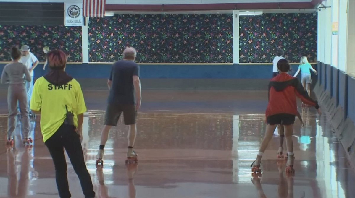 <i>KPTV</i><br/>New chaperone rule is in effect at the Oaks Park roller skating rink in Portland