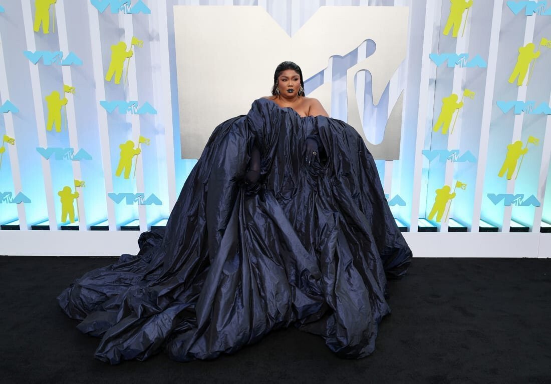 <i>Dia Dipasupil/Getty Images</i><br/>Lizzo arrived early to the red carpet and raised the bar