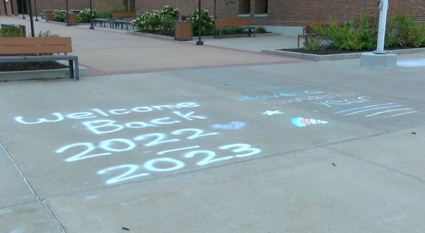 Chalk messages welcome students back to Rock Bridge High School in Columbia on Tuesday, Aug. 23, 2022.