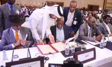 Chad's transitional government has signed a peace deal with rebel groups in Doha