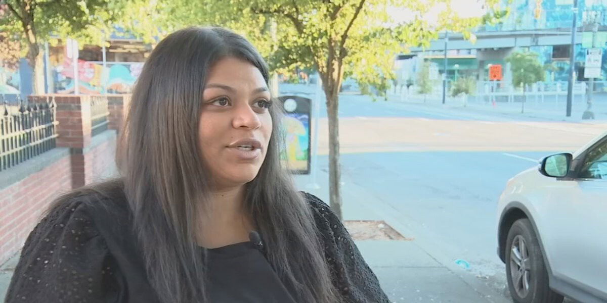 <i>KPTV</i><br/>- A Portland Uber driver escaped a scary situation early Monday morning after her passenger pointed a weapon at her and told her to drive or he was going to kill her.