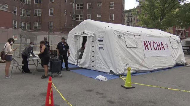 <i>WCBS</i><br/>A federal investigation is underway after high levels of arsenic were discovered in tap water at East Village NYCHA complex.