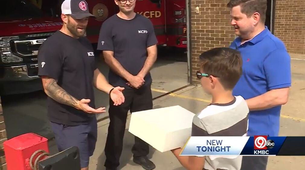 <i>KMBC</i><br/>People in Kansas City and across the nation are doing random acts of kindness to honor the lives lost in the 9/11 attacks.