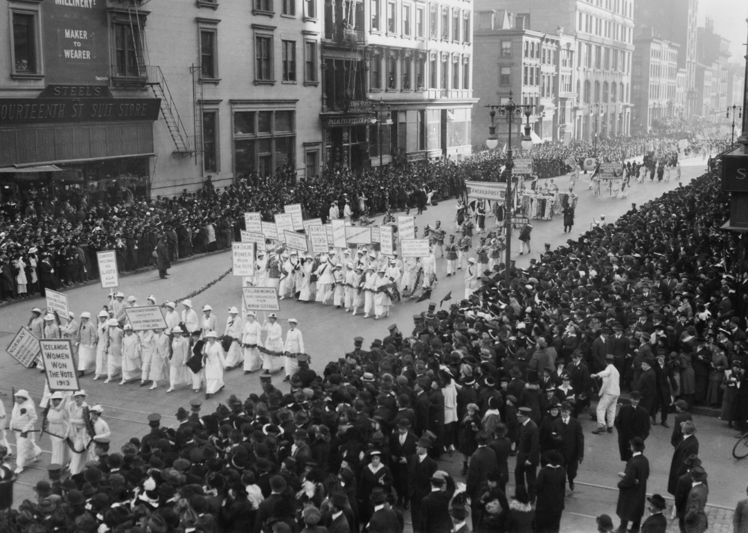 History march. Марш пустых кастрюль 1857 Нью-Йорк. 1857 Год в Нью-Йорке. Манифестация в Нью Йорке 1857 год.