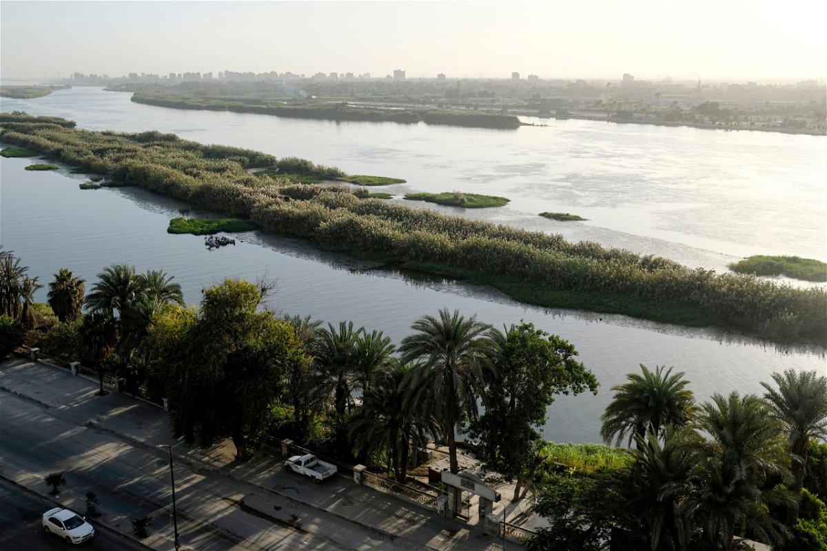 وجدت دراسة جديدة أن فرع النيل الذي أصبح جافًا الآن ساعد في بناء أهرامات مصر