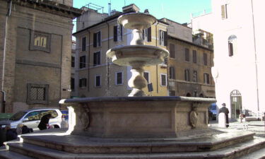 An American visitor to Rome has been fined €450 ($450) for eating and drinking while sitting on the side of a fountain