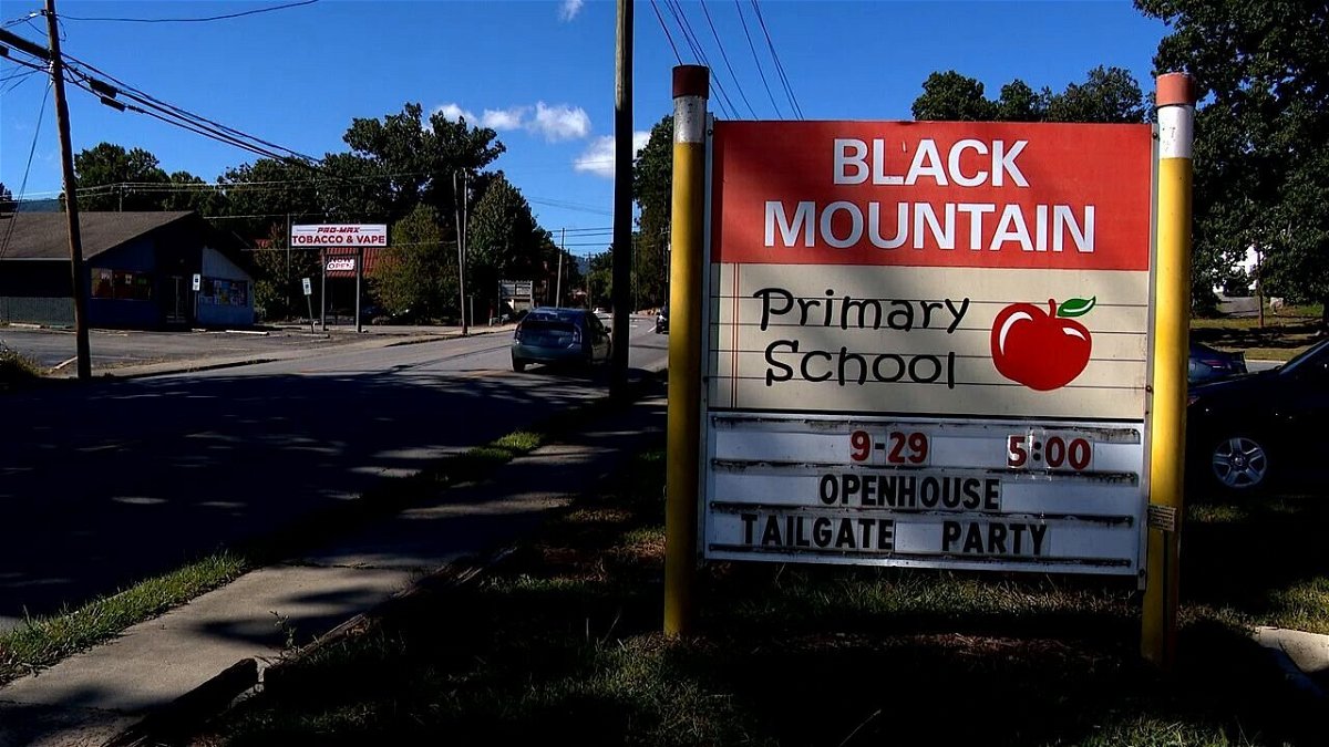 <i>WLOS</i><br/>There's a new school-level procedure allowing parents to walk their kids to school at Black Mountain Primary School. It comes after one parent was told she was not allowed to walk her daughter to school because she lived beyond the half-mile permitted boundary.
