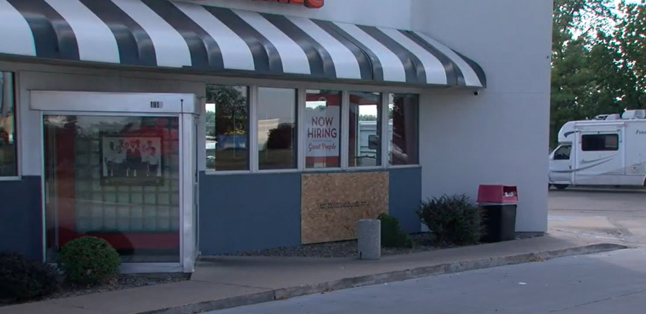 Steak N Shake open after car hit wall - ABC17NEWS