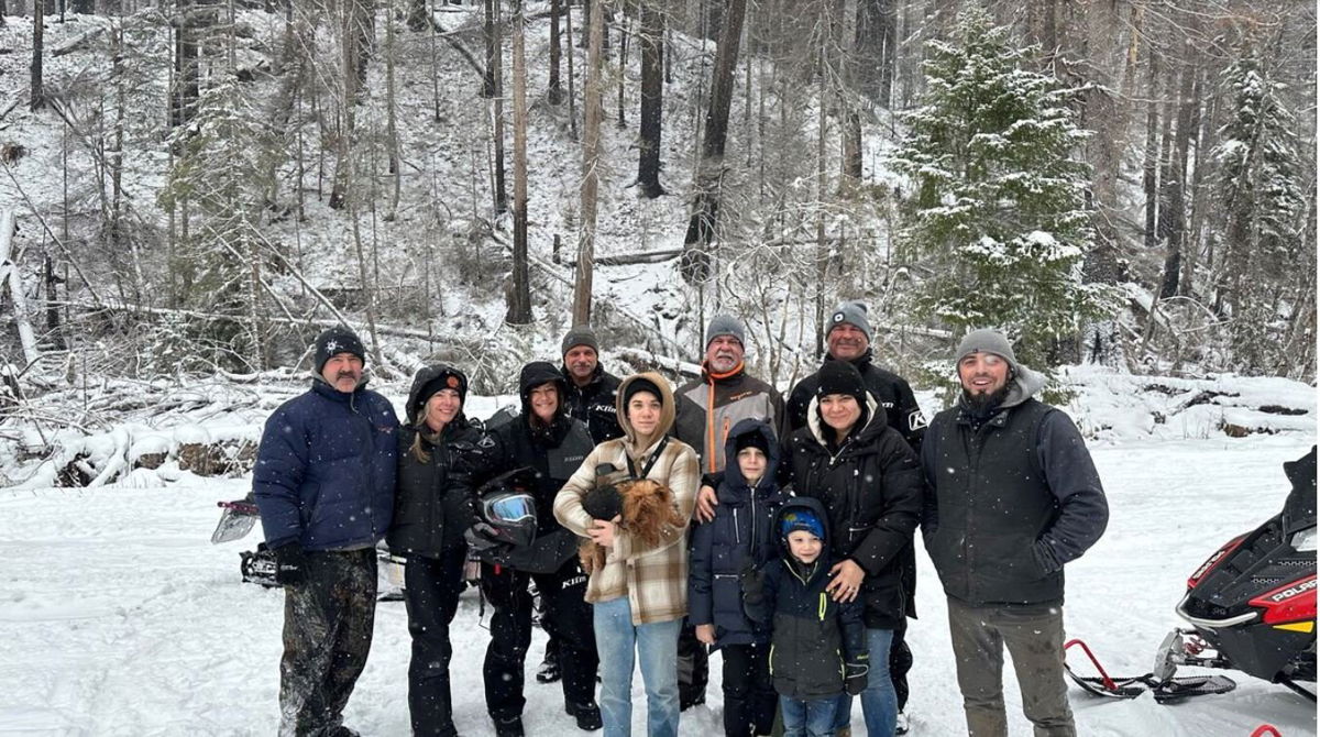 <i>KPTV</i><br/>A family's search for the perfect Christmas tree turned into a search and rescue operation after they became stuck in several feet of snow in Marion County.