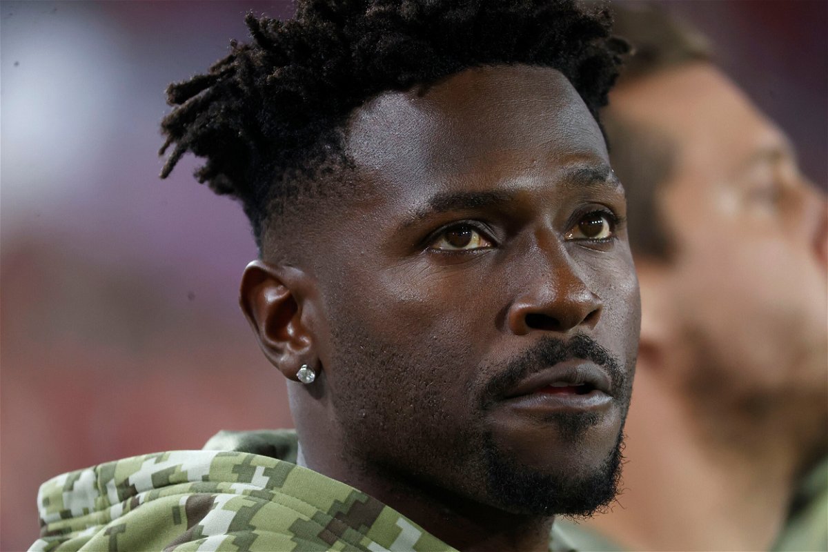<i>Kim Klement/USA Today Sports/Reuters</i><br/>A court-authorized arrest warrant has been issued for former Tampa Bay Buccaneer Antonio Brown after a domestic battery incident