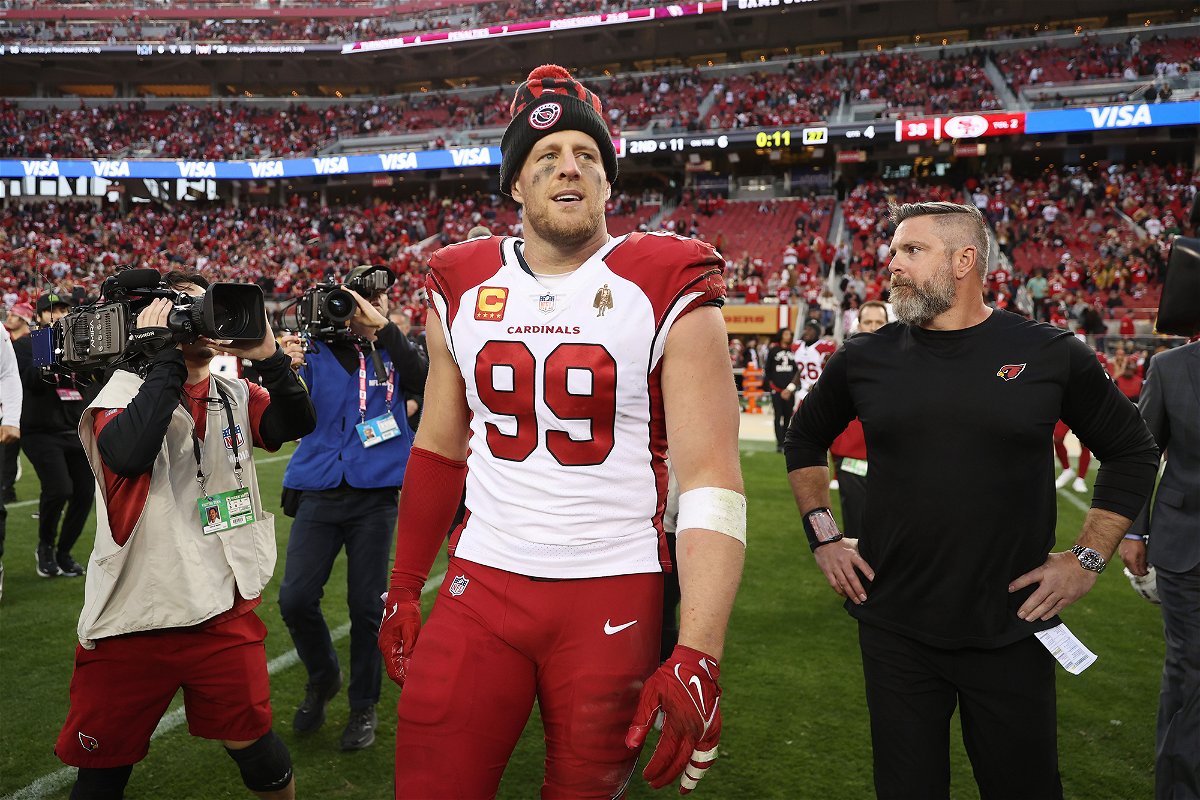 <i>Ezra Shaw/Getty Images</i><br/>Watt looks on after the game against the 49ers.