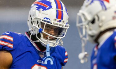 Buffalo Bills safety Damar Hamlin (3) warms up before playing against the New York Jets in an NFL football game