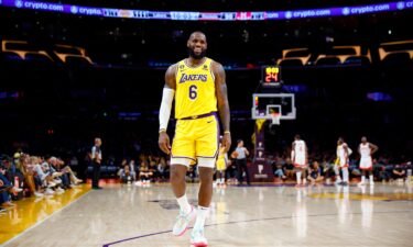 LeBron James helped the LA Lakers end a three-game losing streak on Monday.