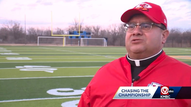 Kansas City Chiefs Team Chaplain Keeps Team Centered on Faith