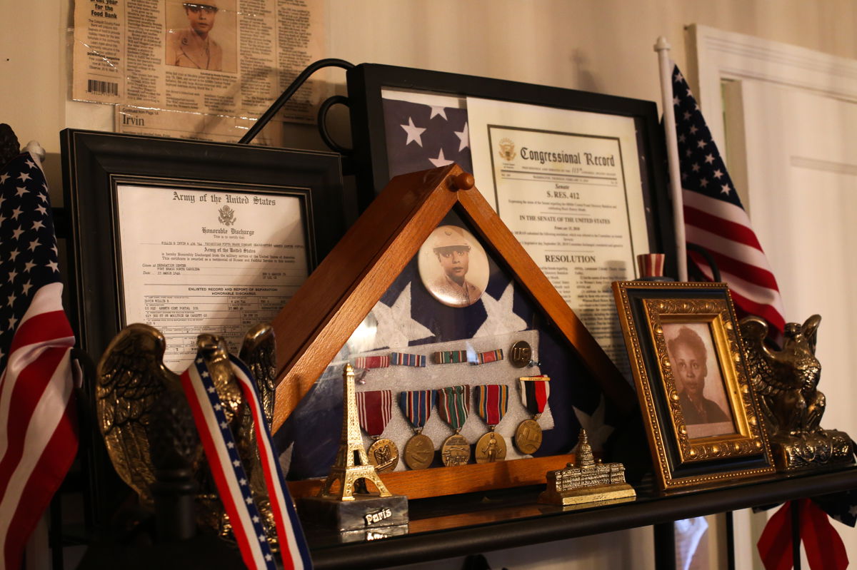 <i>Austin Steele/CNN</i><br/>Brenda Partridge-Brown has dedicated a corner of her home to her mother's military service in World War II.