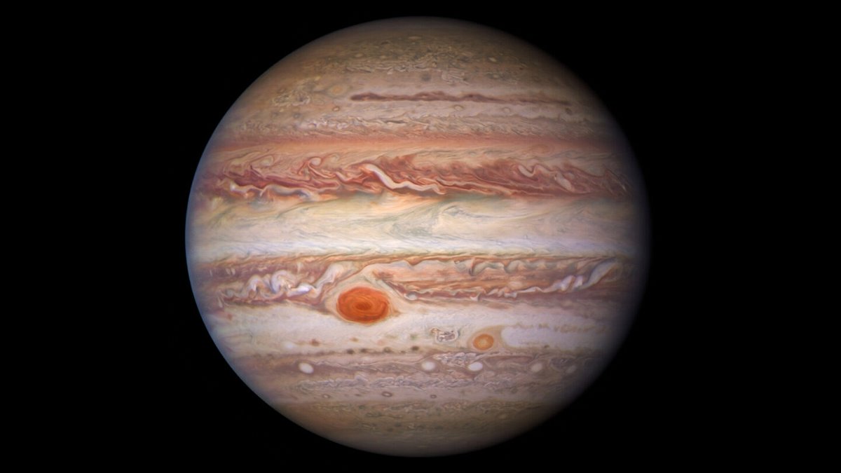 <i>M.H. Wong/I. de Pater (UC Berkeley) et al./M. Zamani/AURA/NSF/NOIRLab/ESA/NASA</i><br/>The Hubble Space Telescope captured this portrait of Jupiter in 2017.