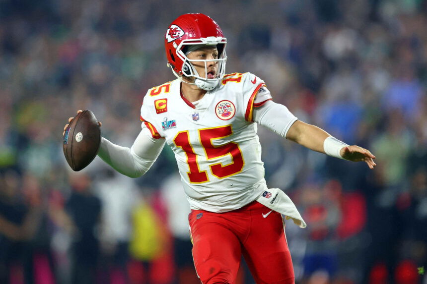 Chiefs to play Patrick Mahomes and other starters for first half against  Arizona - ABC News