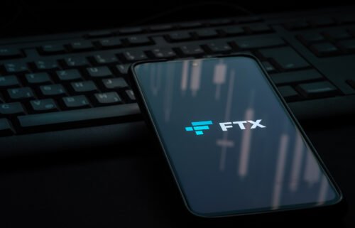 The new management of FTX is pressuring hundreds of politicians and political organizations to return millions of dollars donated by the crypto platform or its founders before it went bankrupt last year.