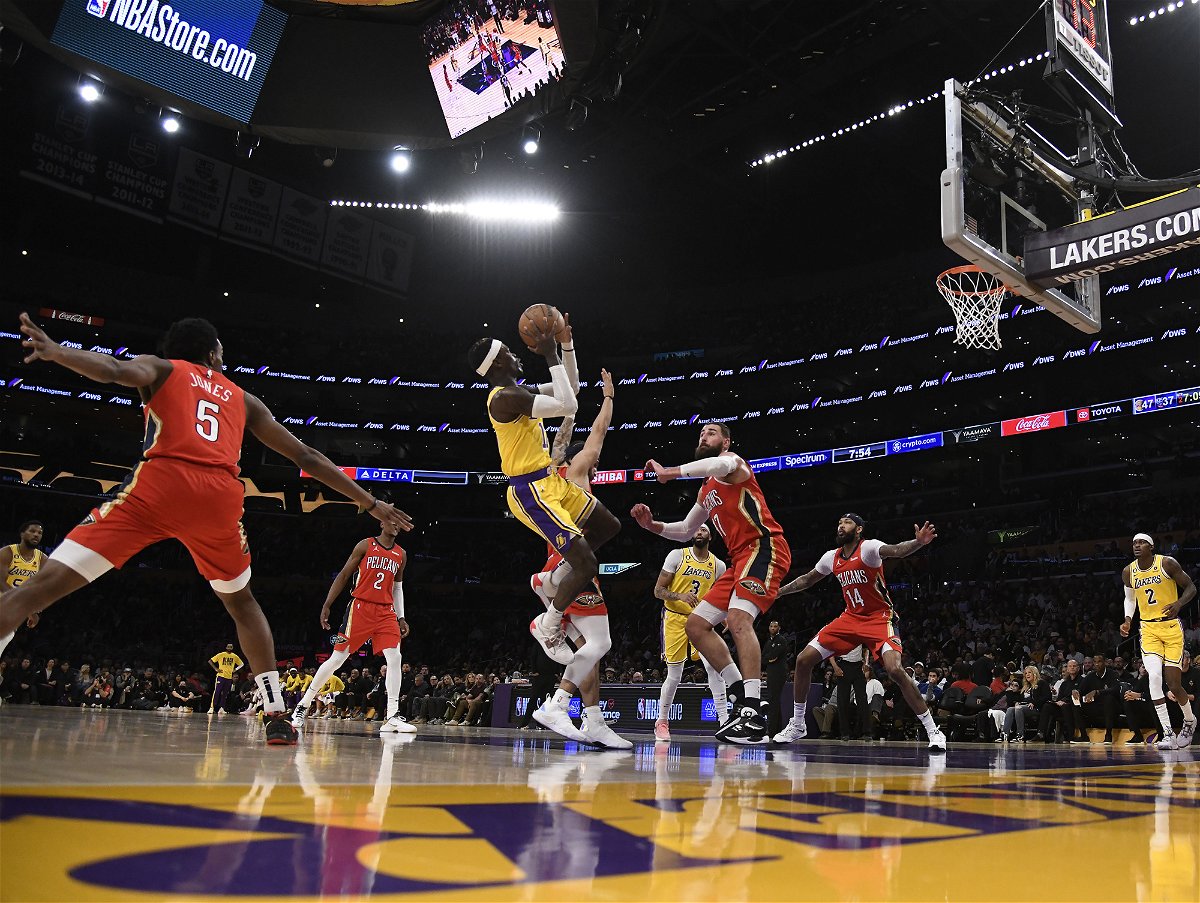 <i>Kevork Djansezian/Getty Images</i><br/>Dennis Schröder of the Los Angeles Lakers shoots over Jonas Valančiūnas of the New Orleans Pelicans.