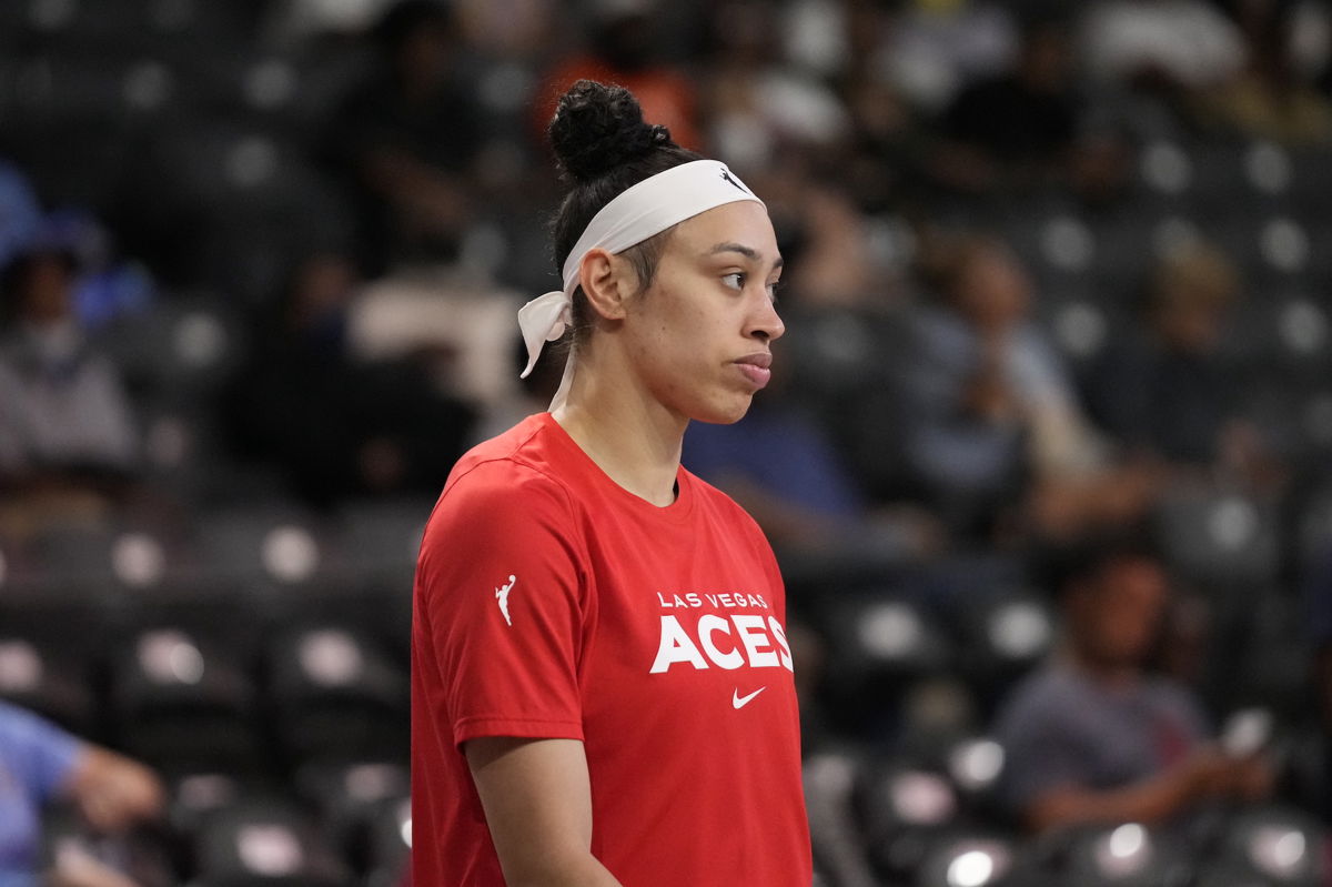 <i>Dale Zanine/NBAE/Getty Images</i><br/>Dearica Hamby #5 of the Las Vegas Aces