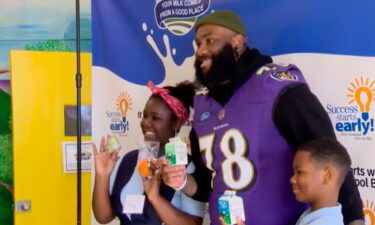 One Baltimore Ravens player is reminding students the importance of starting the day with a good meal. Ravens' offensive-tackle Morgan Moses visited Belmont Elementary School on Tuesday for National School Breakfast Week.