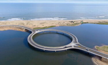 The Laguna Garzón Bridge's unique circular shape