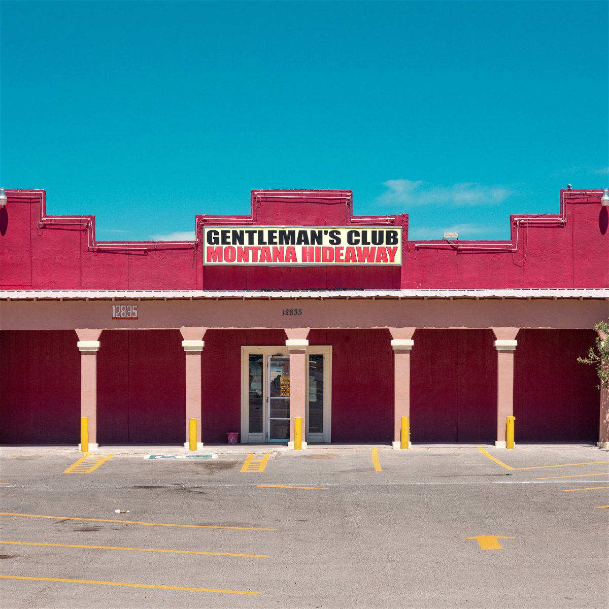 <i>Francois Prost</i><br/>An image of a strip club in America by photographer François Prost.