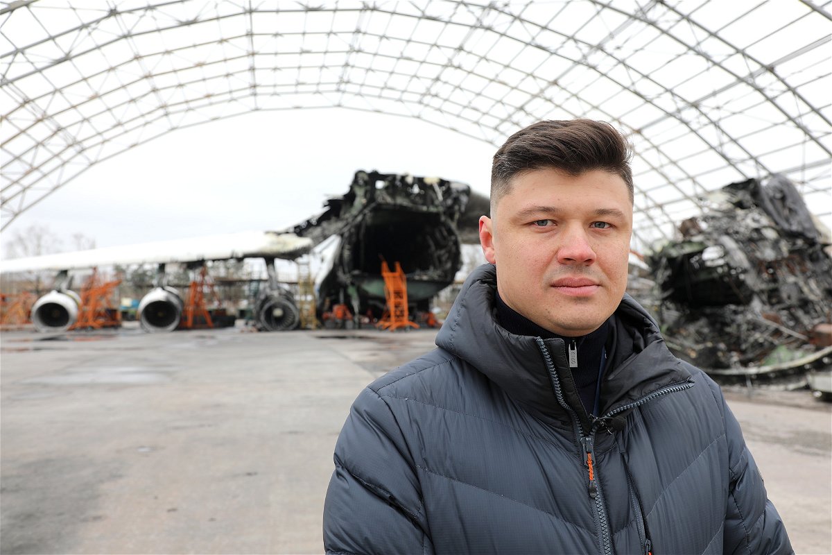 Гігантський Ан-225 був знищений під час російського вторгнення.  Але Україна каже, що знову літатиме