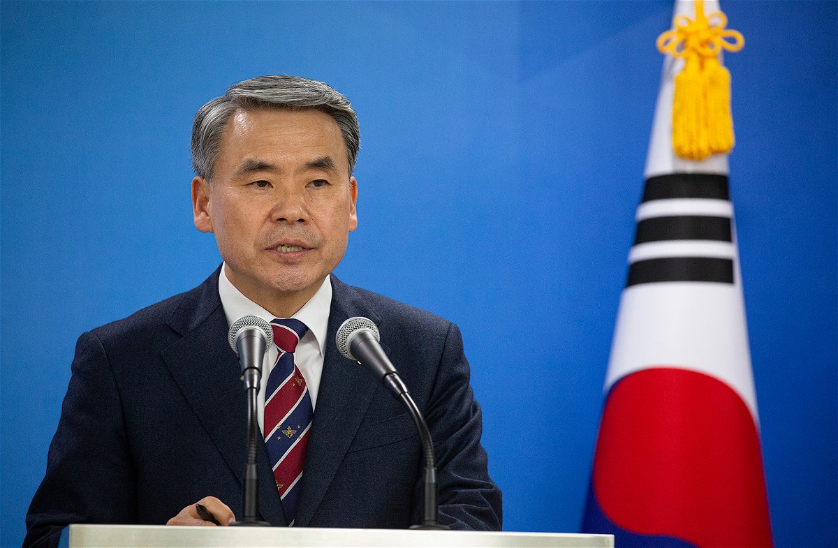 <i>Jeon Heon-Kyun/Getty Images/File</i><br/>South Korean defense chief Lee Jong-sup