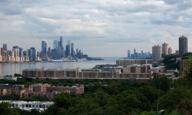 A clear New York City skyline is seen from Cliffside Park