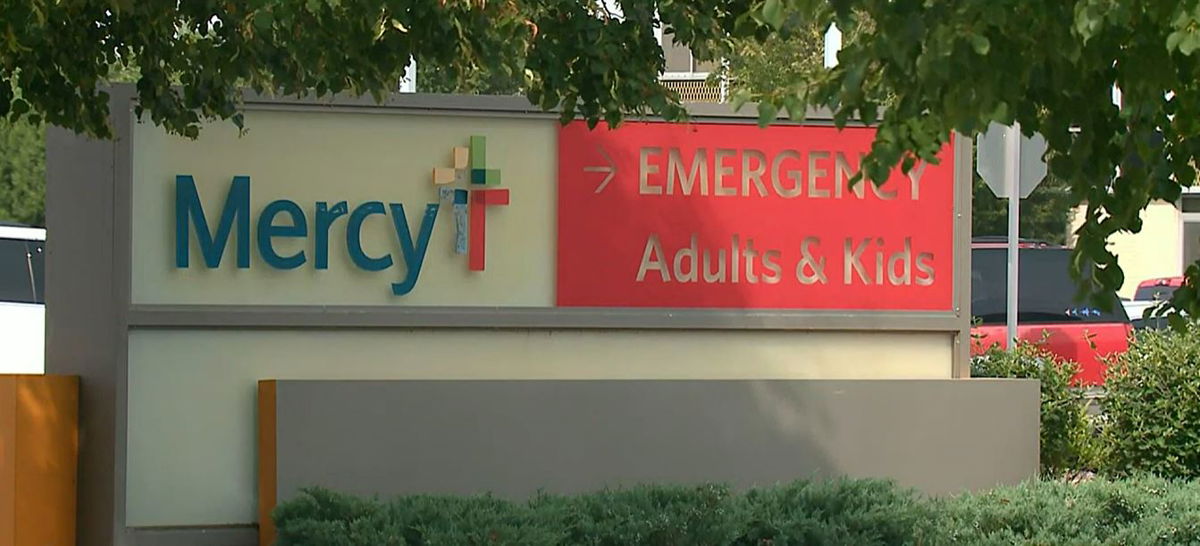 <i></i><br/>Patients tell First Alert 4 they waited 12 hours to be treated at Mercy South Hospital’s emergency room.