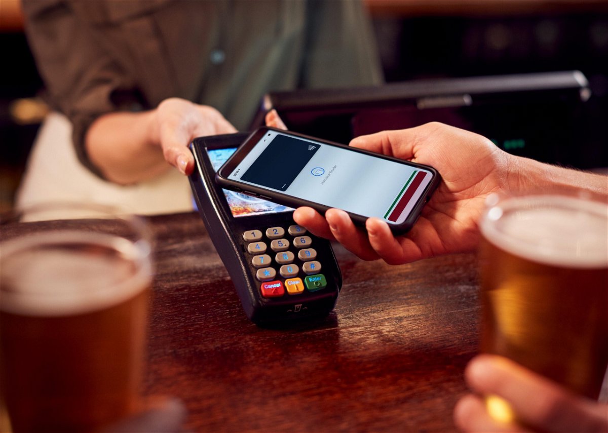 American consumers drive a rapid expansion of contactless payments