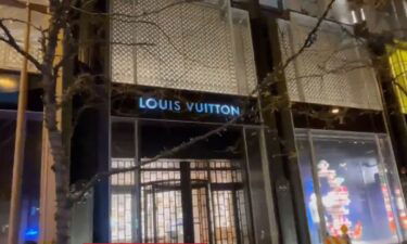 A second break-in within two weeks was reported at Chicago's Louis Vuitton store.