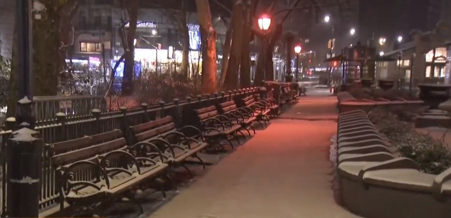 <i>WCBS</i><br/>Snow blanketed New York City late Monday night