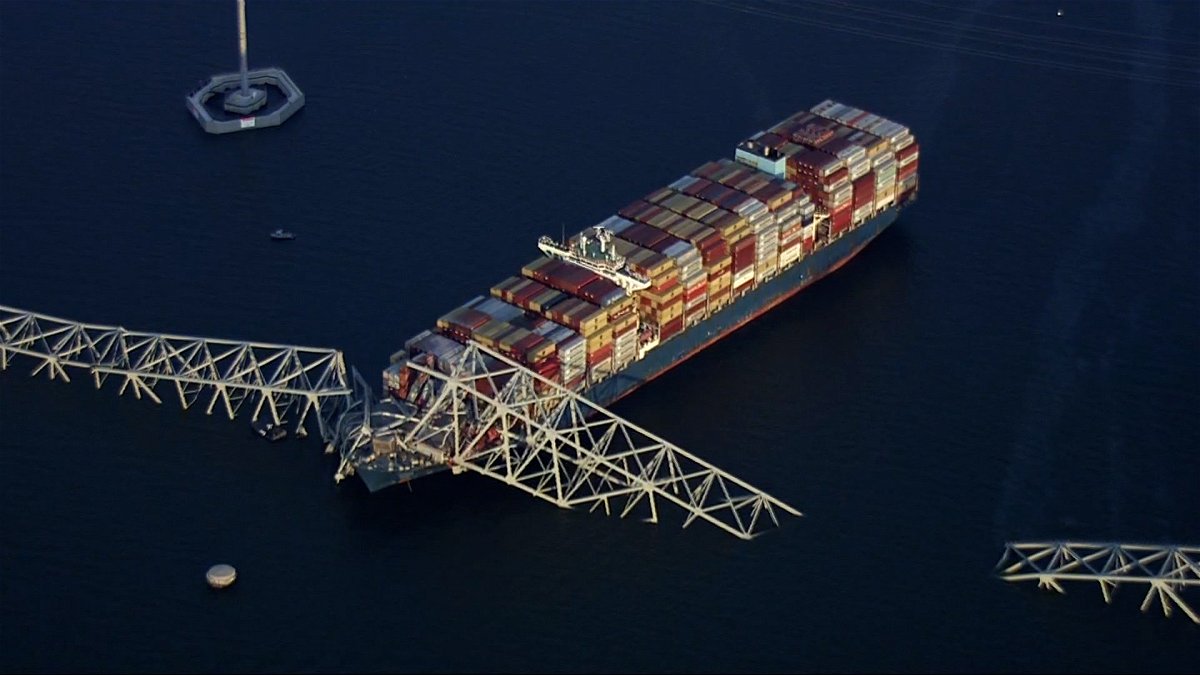 Cargo ship lost power before colliding with Baltimore bridge; 6 missing