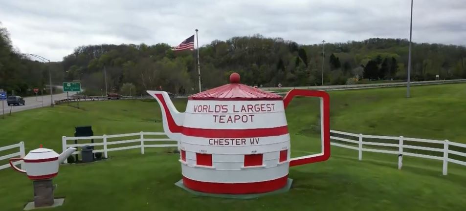 <i>KDKA via CNN Newsource</i><br/>Heinz History Center and Lincoln Highway historian Brian Butko said that this teapot was a giant root beer barrel in Imperial