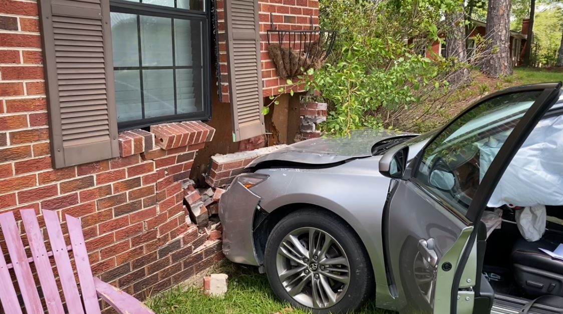 <i>WTVA via CNN Newsource</i><br/>A car hit a home on Marion Street.