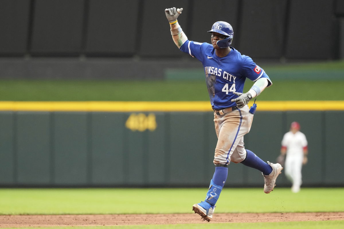 Blanco’s third home run in two days helps the Royals win over the Reds