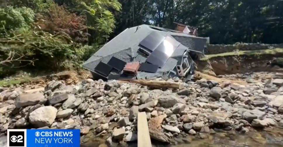 <i>WLNY/WCBS via CNN Newsource</i><br/>Incredible video captured the moment a house in Oxford collapsed on Sunday after its foundation was washed away by floodwater.